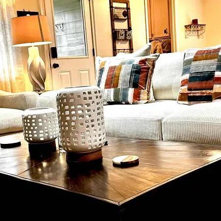 Stylish 4Br Retreat In Cypress - King Bed -Fireplace -Outdoor Patio - Tvs In 4 Rooms